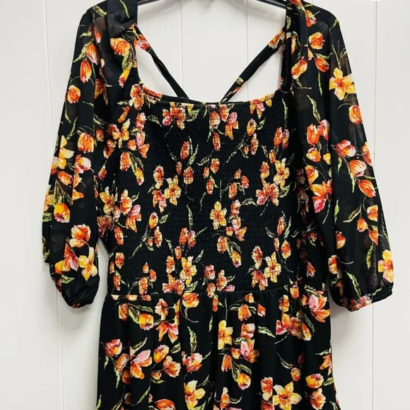 Floral Black Blouse with Tie Detail Size 2X - Picture 2 of 2